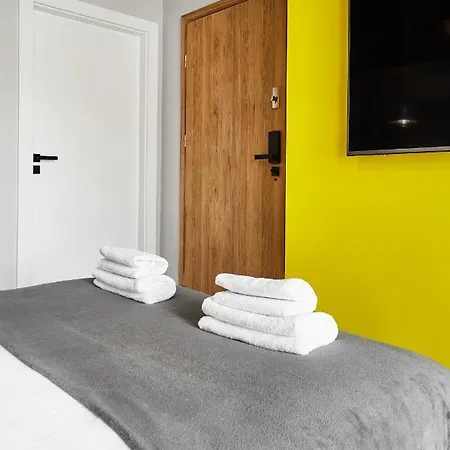 Апартаменты Househost :miodowa 42/4a